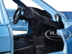 Mercedes-Benz 190 E 2.6 Blue Metallic 1/24 Diecast Model Car by Bburago