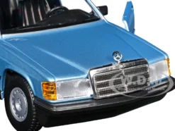 Mercedes-Benz 190 E 2.6 Blue Metallic 1/24 Diecast Model Car by Bburago