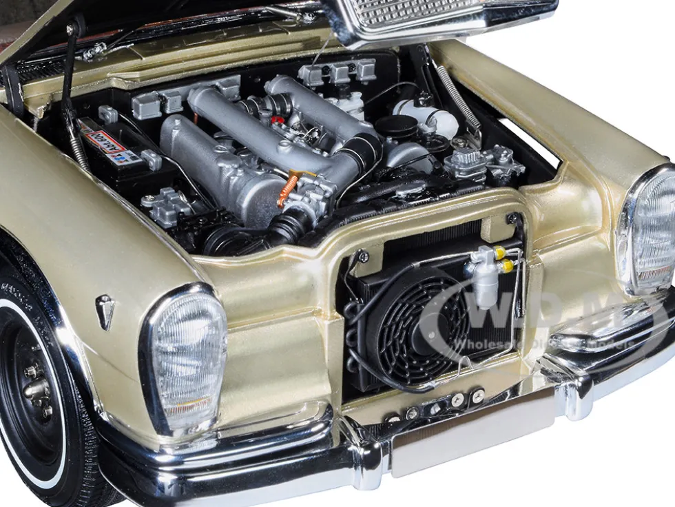 1965-1981 Mercedes Benz 600 Pullman W100 Landaulet Limousine Convertible Functional Softtop Gold Limited Edition 800 pieces Worldwide 1/18 Diecast Model Car CMC M-217
