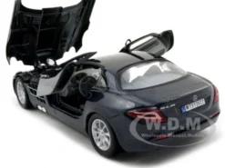 Mercedes Mclaren SLR Metallic Black 1/24 Diecast Model Car Motormax 73306