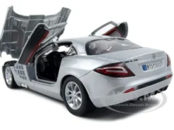 Mercedes Mclaren SLR Silver 1/24 Diecast Model Car Motormax 73306