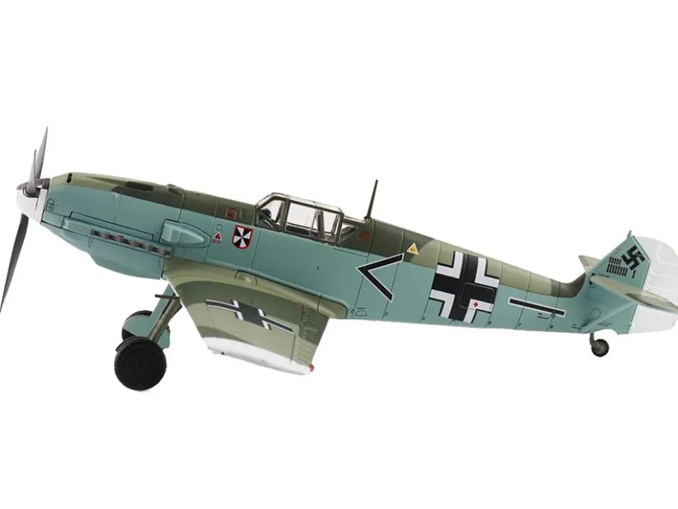 Messerschmitt BF 109E-4 Fighter Aircraft "Franz von Werra, II/JG-3" (1940) German Luftwaffe "Air Power Series" 1/48 Diecast Model by Hobby Master