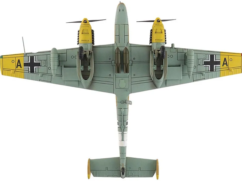 Messerschmitt BF 110E-2 Trop Fighter Aircraft "3U+AR, 7./ZG26, Italy" (1941) German Luftwaffe "Air Power Series" 1/72 Diecast Model by Hobby Master