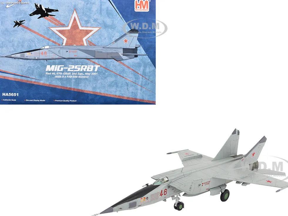 Mikoyan-Gurevich MiG-25RBT Aircraft "Red 46, 47th Guards Reconnaissance Aviation Regiment, 2nd Squadron" (2001) Russian Air Force "Air Power Series" 1/72 Diecast Model by Hobby Master