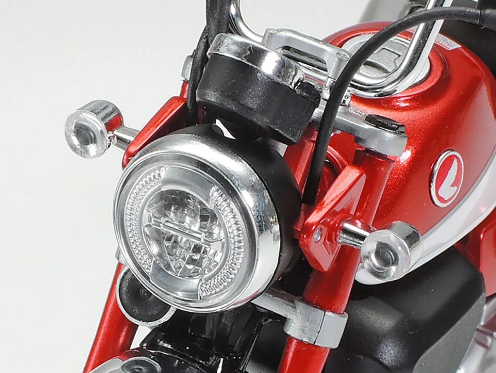 Model Kit Honda Monkey 125 Motorcycle 1/12 Scale Model by Tamiya