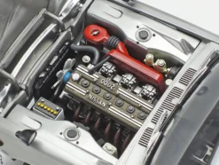 Model Kit Nissan Skyline 2000 GT-R 1/24 Scale Model by Tamiya