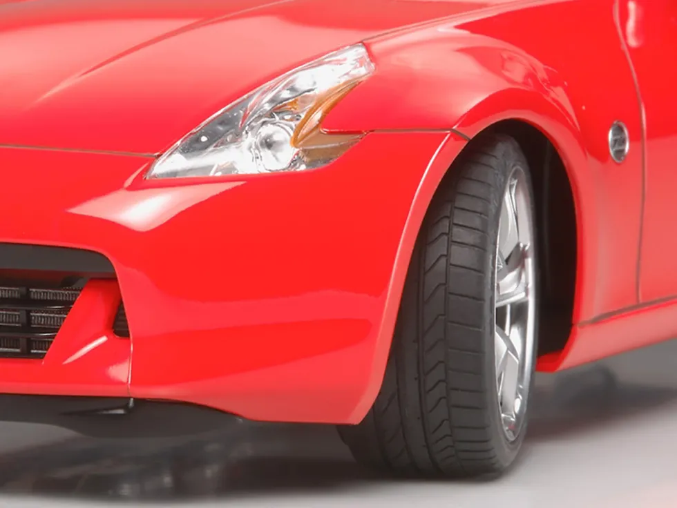 Model Kit Nissan 370Z (Fairlady Z) 1/24 Scale Model by Tamiya