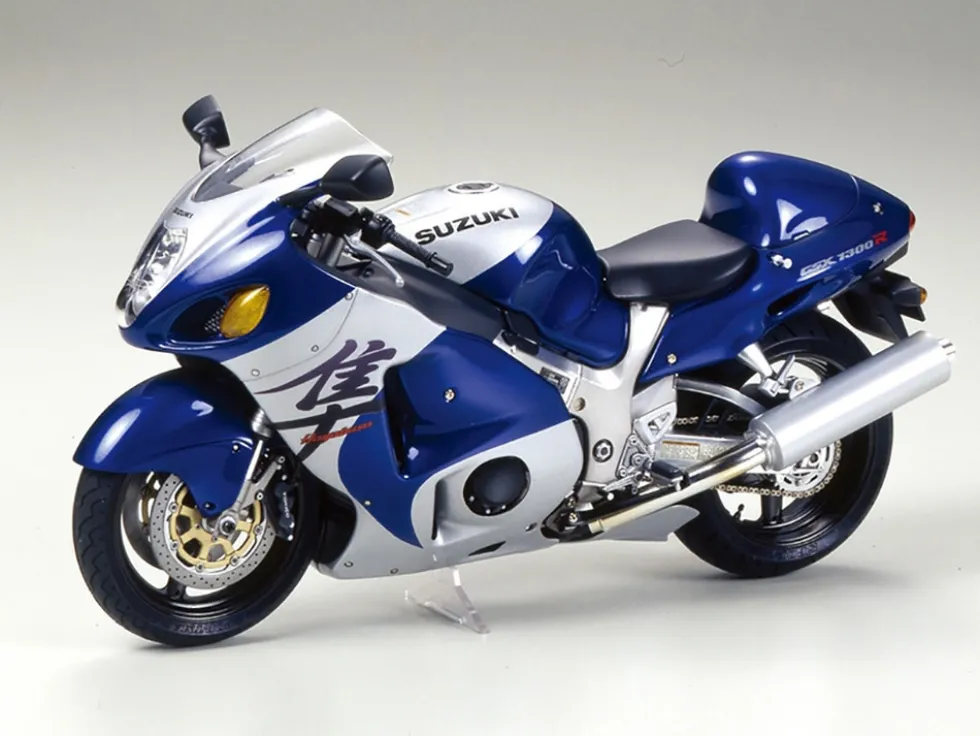 Model Kit Suzuki GSX1300R Hayabusa Motorcycle 1/12 Scale Model by Tamiya