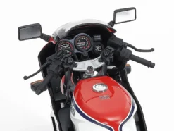 Model Kit Yamaha RZV500R Motorcycle 1/12 Scale Model by Tamiya