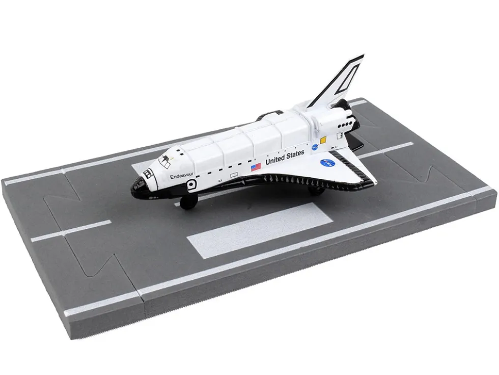 NASA Endeavour Space Shuttle White United States with Runway Section Diecast Model Airplane Runway24 RW005