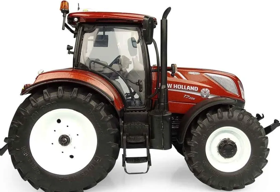 New Holland T7.225 Terracotta Edition Tractor Limited Edition 1000 pieces Worldwide 1/32 Diecast Model Universal Hobbies UH5376