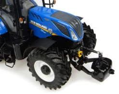2015 New Holland T7.225 Tractor 1/32 Diecast Model Universal Hobbies UH4893