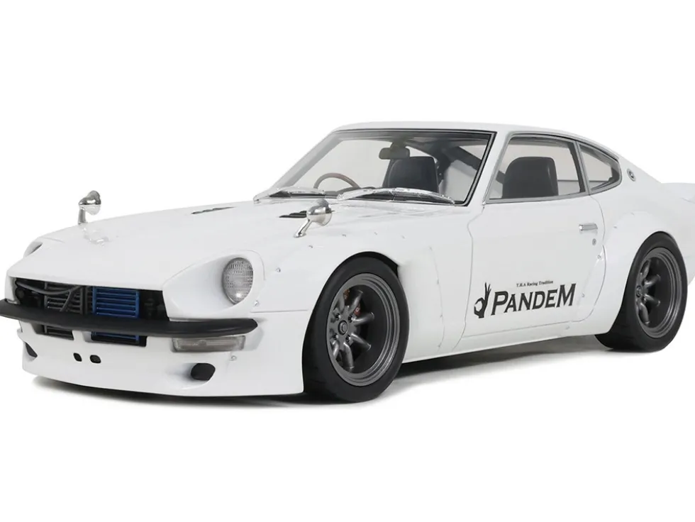 2015 Nissan PANDEM Fairlady Z RHD (Right Hand Drive) White Limited Edition to 2000 pieces Worldwide 1/18 Model Car by Otto Mobile