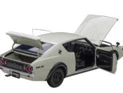 Nissan Skyline 2000GT-R KPGC110 RHD Right Hand Drive White 1/18 Model Car Autoart 77472