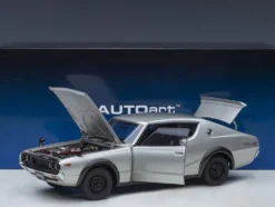 Nissan Skyline 2000GT-R KPGC110 RHD Right Hand Drive Silver Metallic 1/18 Model Car Autoart 77471