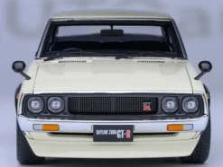Nissan Skyline 2000GT-R (KPGC110) Tuned Version RHD (Right Hand Drive) White 1/18 Model Car by Autoart