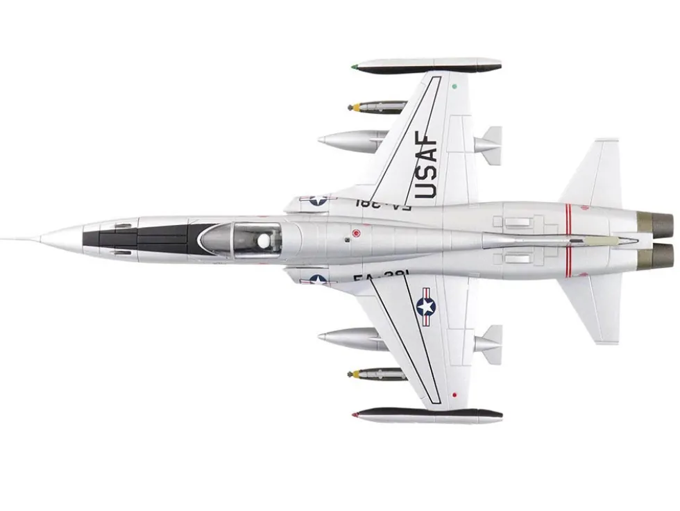 Northrop F-5A Freedom Fighter Aircraft "38381" (1960s) United States Air Force "Air Power Series" 1/72 Diecast Model by Hobby Master