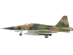 Northrop F-5C Skoshi Tiger Aircraft "64-13332, 10th FCS, Bien Hoa AFB" (1965) United States Air Force "Air Power Series" 1/72 Diecast Model by Hobby Master