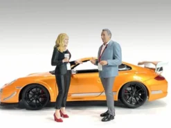 On Air 6 piece Figures and Accessory Set for 1/24 Scale Models American Diorama 24401-24402-24403-24404-24405
