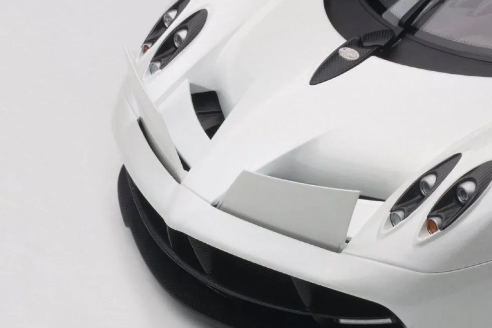 Pagani Huayra White 1/12 Model Car Autoart 12231