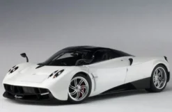 Pagani Huayra White 1/12 Model Car Autoart 12231