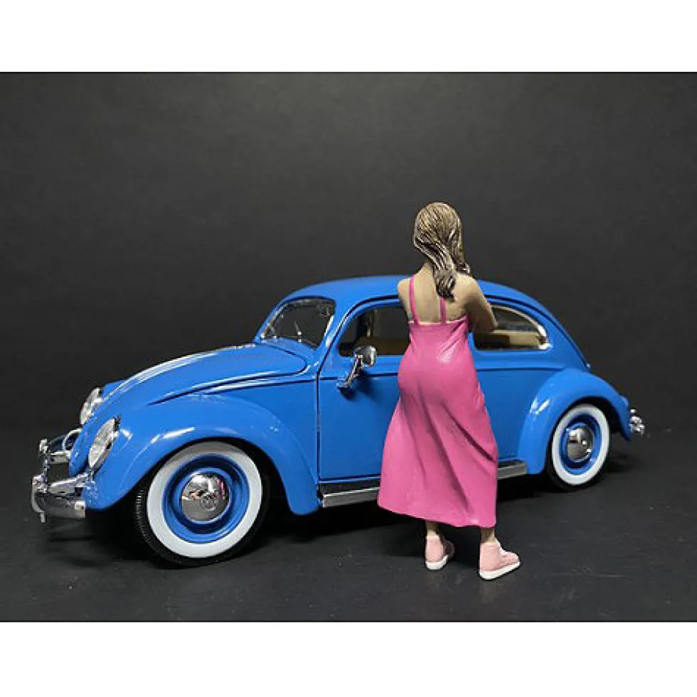 Partygoers Figurine II for 1/24 Scale Models American Diorama 38322