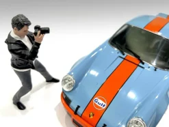 Photographers Figure #6 for 1/24 Scale Models by American Diorama