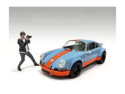 Photographers Figure #6 for 1/24 Scale Models by American Diorama