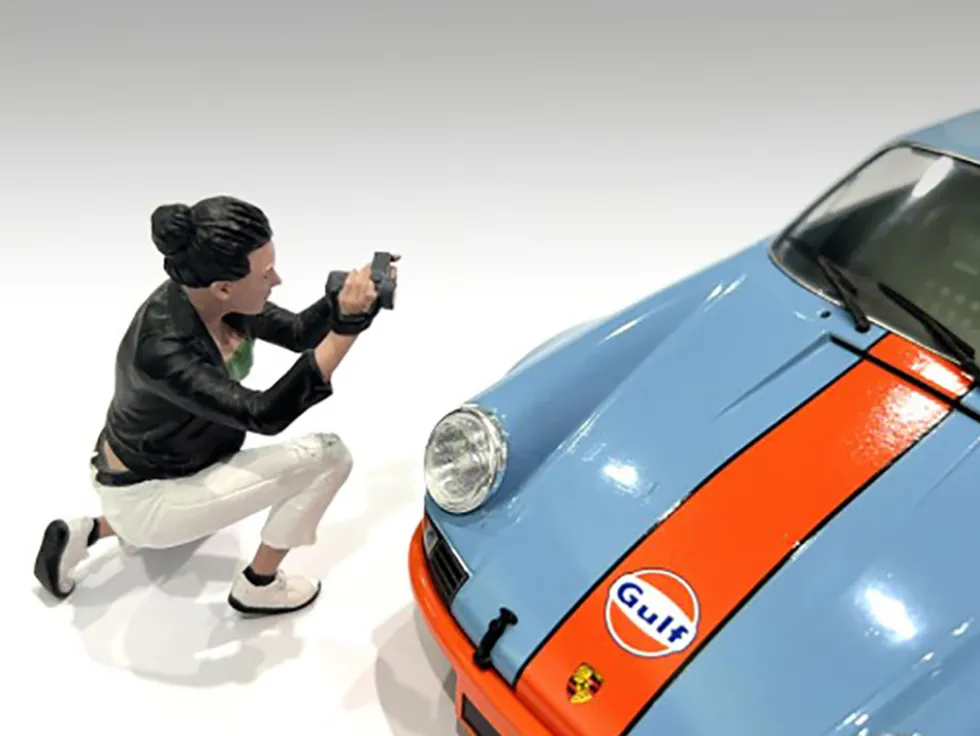 Photographers Figure #5 for 1/24 Scale Models by American Diorama