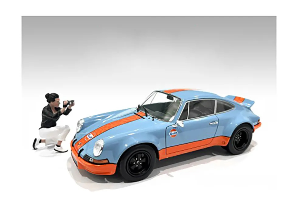 Photographers Figure #5 for 1/24 Scale Models by American Diorama