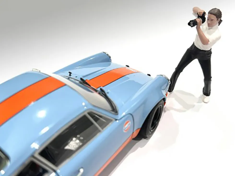 Photographers Figure #2 for 1/24 Scale Models by American Diorama