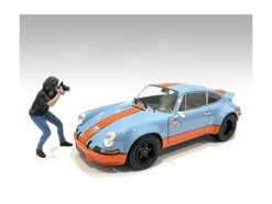Photographers Figure #4 for 1/18 Scale Models by American Diorama