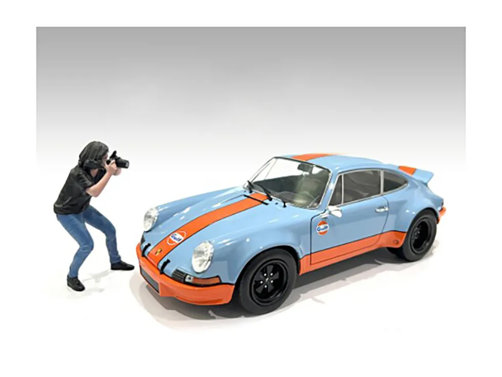 Photographers Figure #4 for 1/18 Scale Models by American Diorama