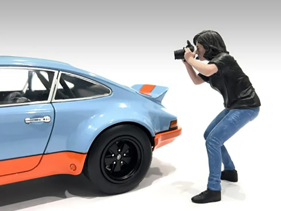 Photographers Figure #4 for 1/18 Scale Models by American Diorama