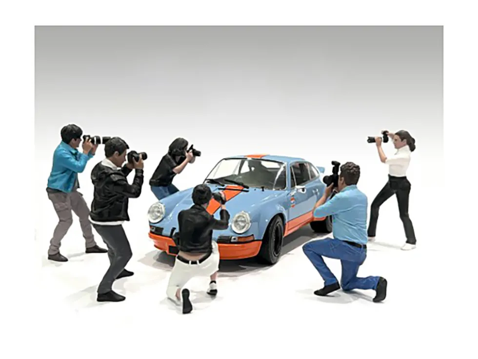 Photographers 6 piece Figure Set for 1/18 Scale Models by American Diorama