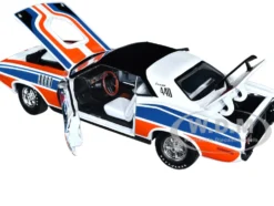 1971 Plymouth Barracuda 440 Pearl White Blue Red Stripes Black Top Limited Edition 6550 pieces Worldwide 1/24 Diecast Model Car M2 Machines 40300-96A