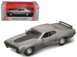 1971 Plymouth GTX 440 6 Pack Silver 1/43 Diecast Model Car Road Signature 94218