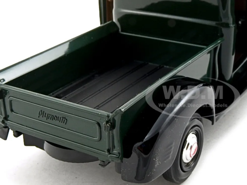 1941 Plymouth Pickup Green 1/24 Diecast Model Car Motormax 73278