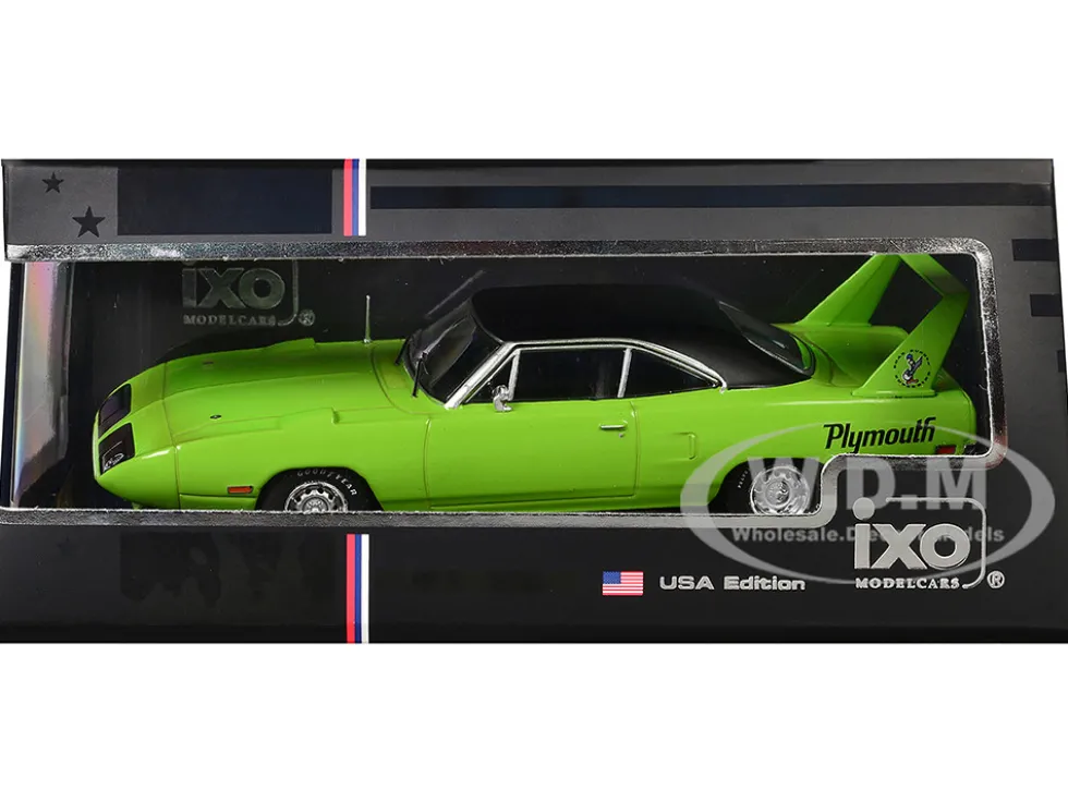 1970 Plymouth Road Runner Superbird Green with Black Vinyl Top 1/43 Diecast Model by IXO Models