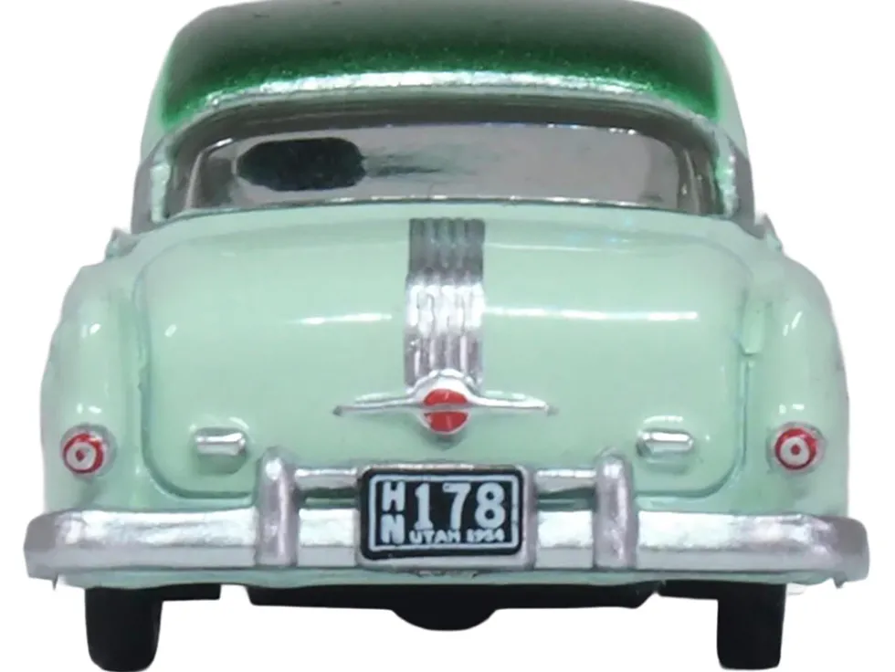 1954 Pontiac Chieftain 4 Door Shannon Green with Brookmere Green Top 1/87 (HO) Scale Diecast Model Car by Oxford Diecast