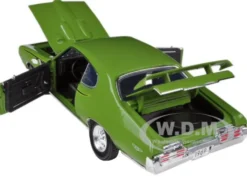 1969 Pontiac GTO Judge Green 1/18 Diecast Car Model Motormax 73133
