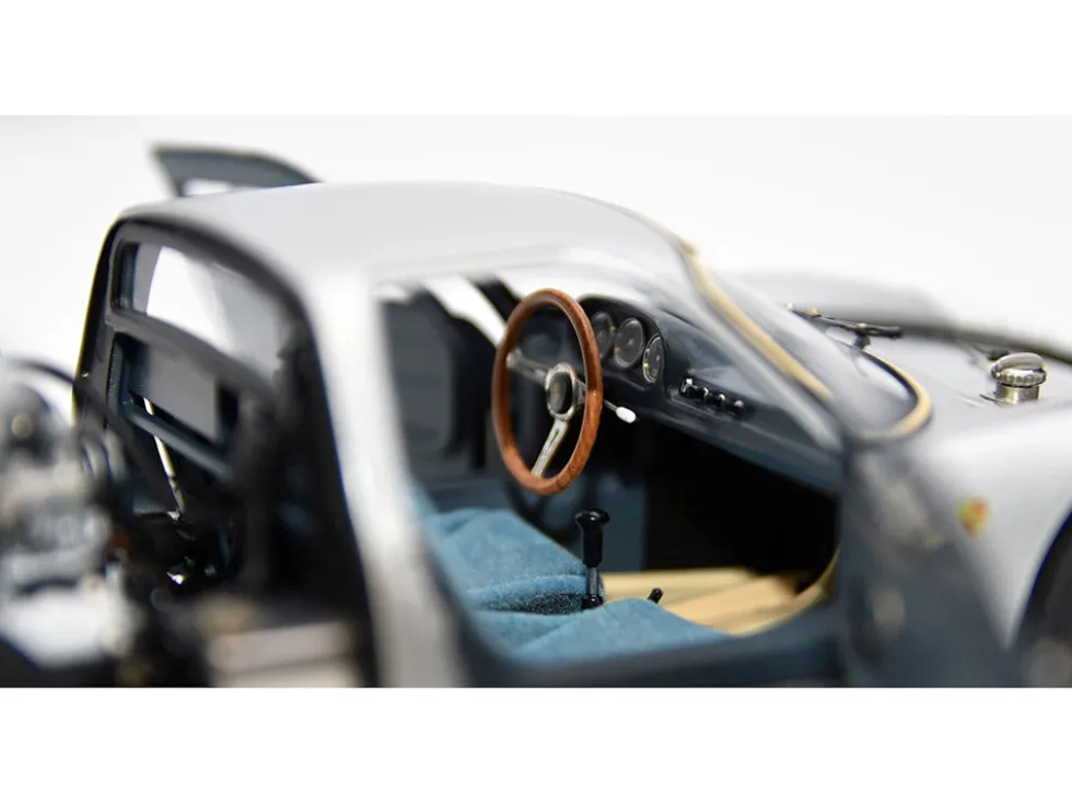 Porsche 904 Carrera GTS #86 Antonio Pucci - Colin Davis Winner "Targa Florio" (1964) Limited Edition 1/18 Diecast Model Car by CMC
