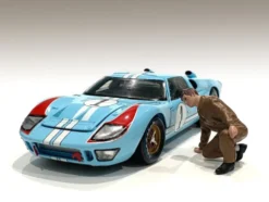 Race Day 1 Figurine IV for 1/18 Scale Models American Diorama 76286