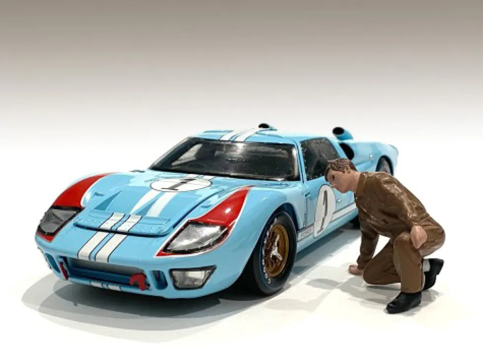 Race Day 1 Figurine IV for 1/18 Scale Models American Diorama 76286