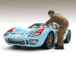 Race Day 1 Figurine V for 1/24 Scale Models American Diorama 76387