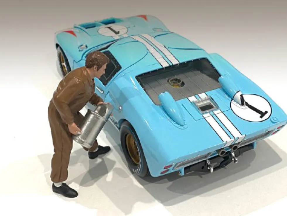 Race Day 1 Figurine VI for 1/24 Scale Models American Diorama 76388