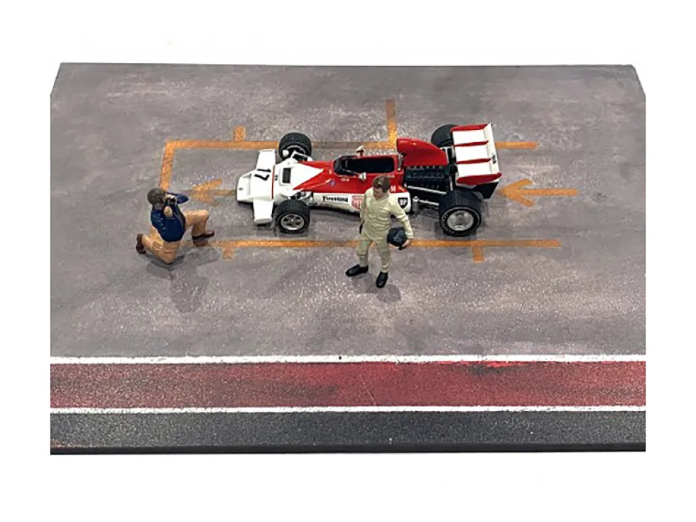 Race Day Two Diecast Figures Set 1 1/43 Scale Models American Diorama 38359