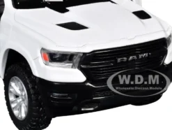 2019 RAM 1500 Laramie Crew Cab Pickup Truck with Truck Bed Camper White "Custom Builder's Kit" Series 1/27 Diecast Model Car by Motormax