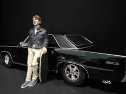Skateboarder Figurine III for 1/18 Scale Models American Diorama 38242