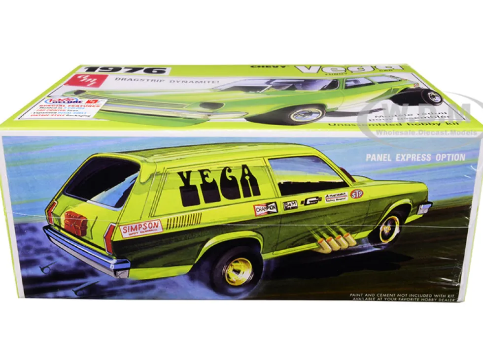 Skill 2 Model Kit 1976 Chevrolet Vega Funny Car 1/25 Scale Model AMT AMT1156